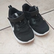 Buty Nike REVOLUTION 5 r. 23.5