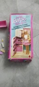Barbie mebelki lodówka z serii "Living Pretty" z 1987 roku