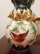 Wazon  ceramiczny ze złotą falbaną zabytek