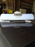 Lampy TAXI dla taksówkarza.