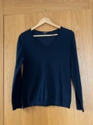 Granatowy sweterek z dekoltem w serek, Montego