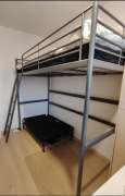 Używane łóżko na antresoli, IKEA Svärta 90x200 z materacem