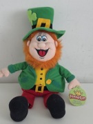 Finnegan irlandzki skrzat maskotka