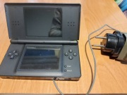 Nintendo DS nie włącza się, chociaż świeci lampka ladowania