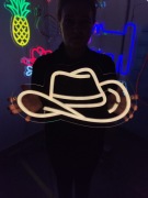 Neon LED Kowbojski Kapelusz - Neonowa Ozdoba 