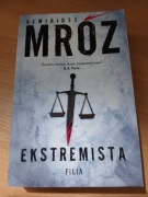 Ekstremista Remigiusz Mróz