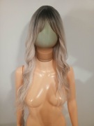 Nowa peruka na różne 