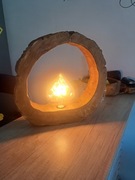 Lampa z plastra drewna