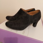 Eleganckie  Zamszowe Botki Graceland 