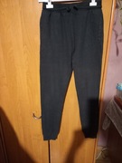 Sprzedam spodnie dresowe dla chłopca 