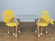 Zestaw mebli dziecięcych Teddy Room - stolik + 2 krzesła (Lego i Koparka)