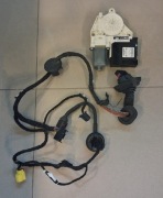 SILNICZEK SZYBY PRAWY PRZÓD AUDI A3 8P 8P0959802H