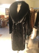 Piękne futro rozmiar S szyte na miarę z czerwoną 