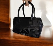 Markowa czarna torebka do ręki Puma kuferek na ramię