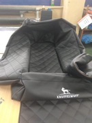 Transporter samochodowy dla psów   