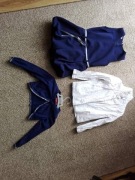 Sukienka z dodatkami