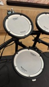 Roland TD-1DMK + słuchawki Roland, stołek, dywanik, stopa Yamaha twin
