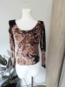 Bluzka damska czarna z barokowym wzorem,welur, dekolt, krótki fason,r. M