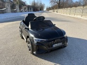 Samochód elektryczny Audi SQ8 na akumulator nowy dla dzieci