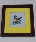 Obrazek ręcznie haftowany ptaszek HANDMADE rękodzieło sikorka modraszka