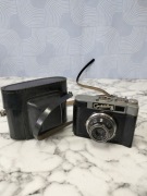 Stary aparat fotograficzny Smena 8