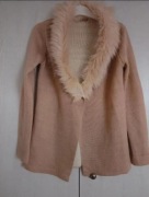 Nowy kardigan marki Orsay z futrzanym kołnierzem roz.S