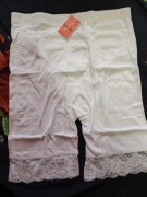 Majtki modelujące sylwetkę. Bielizna modelująca sylwetkę 