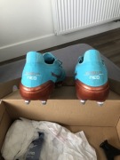 Buty piłkarskie Mizuno