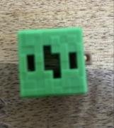 MINECRAFT Blok Trawy Kinder Joy Funko Pop