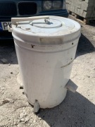 Stara zabytkowa wirówka Myszków W-3 z czasów PRL