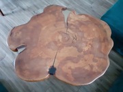 Stolik kawowy z drewna i żywicy epoksydowej 