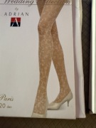 Rajstopy Ślubne komunijne białe W kwiatowy wzór listki 2 Adrian Paris