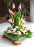 Dekoracja wiosenna wielkanocna ozdoba zajączek flokowany jajko mech