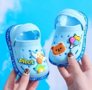 Nowe piankowe dziecięce chodaki klapki plażowe na basen crocs kapcie 14,5cm