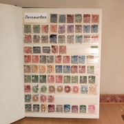 Kolekcja znaczków Dania. Walory mieszane w klaserze 16 str.