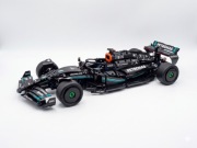 1:8 Ogromny Bolid Formuła 1 Mercedes petronas 1:8 (klocki LEGO technic) 