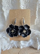 Duże czarno-srebrne kwiatowe kolczyki z gliny polimerowej