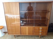 Biblioteczka z PRL na wysoki połysk