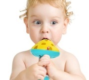 Niebieski grzybek gryzak, grzechotka