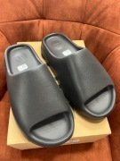 Adidas Yeezy  Slide Onyx