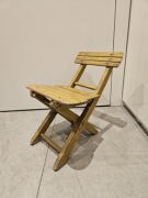 Stare drewniane krzesełko taboret składane 