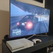 Xbox One S 500GB + gratisy