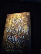 Tron królowej słońca nisha j. tuli