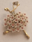 Piękna broszka przypinka ozdoba stroju BALETNICA TANCERKA dla DAMY DIANY.