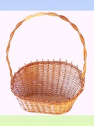 Elegancki kosz prezentowy z naturalnej wikliny