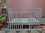 Łóżeczko z materacem Hilding Dobranocka +barierka