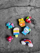 Przypinki do butów ( na przykład Crocs )