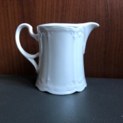 Mlecznik Seltmann Weiden-Julia biały z reliefami