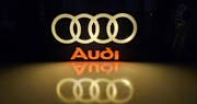Lampka dekoracyjna z logo Audi - stylowy gadżet dla fanów motoryzacji
