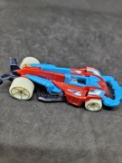 Hot wheels  Mattel  2013 auto metalowe podwozie 